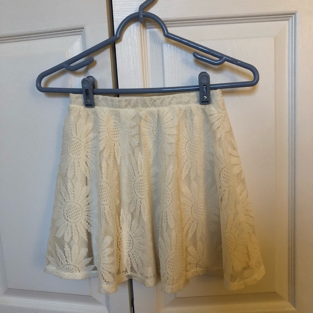 LA hearts skater skirt (never worn!!)
